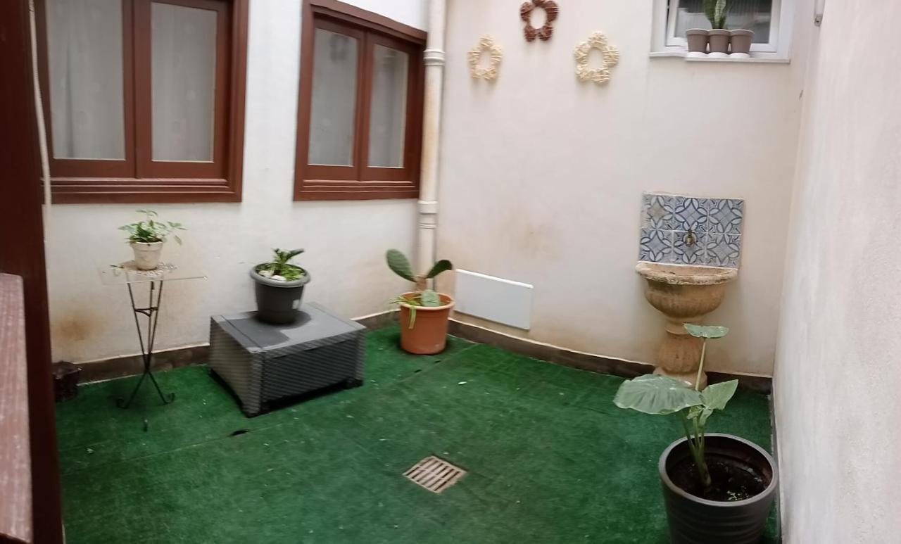 Dietro Il Massimo Palermo Exterior photo